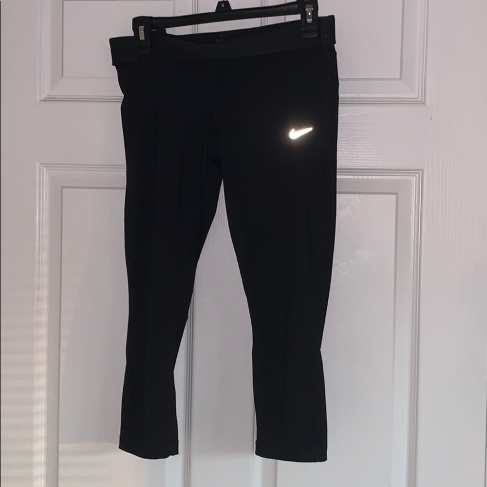 Nike dri-fit Capri leggings